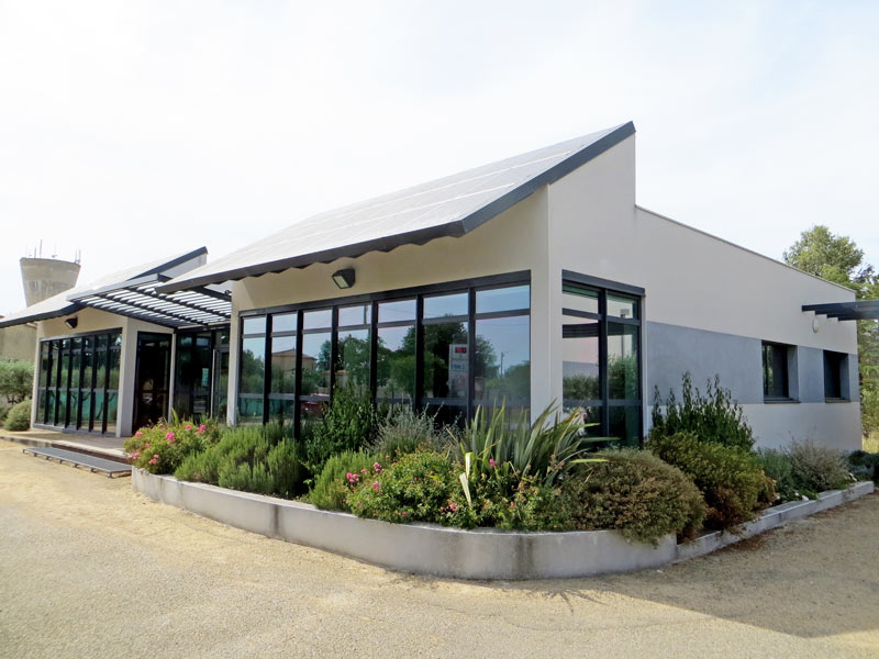 Les bureaux du constructeur de maisons individuelles Joel Maddalena à Meynes dans le Gard