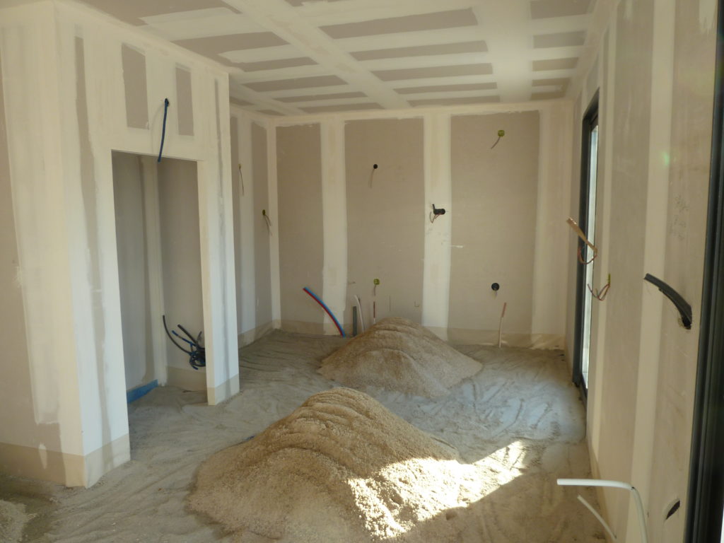 construction de maison Maddalena, pose des cloisons